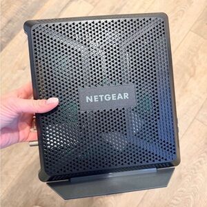 Netgear Nighthawk C7000